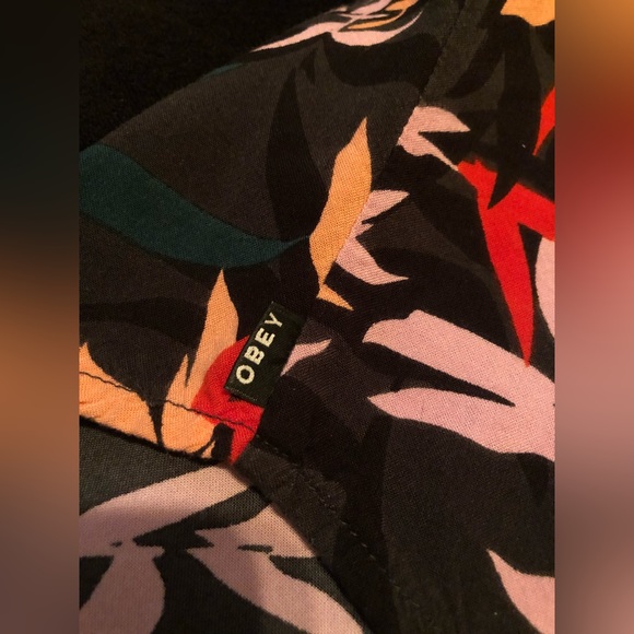 Womens obey button up shirt - Picture 4 of 7